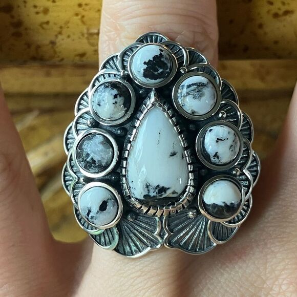 Genuine White Buffalo Sterling Silver Cocktail Ring Size 7 - Picture 1 of 9